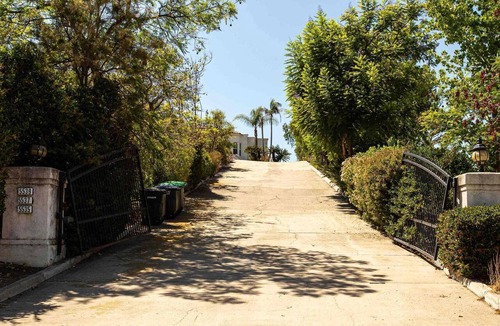 Orange House | 5 Bedroom Private Estate on Hill in Orange with City Light/Mountain Views
