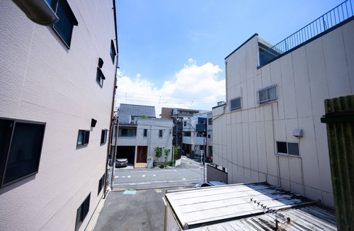 Konohana House | 5 minutes by train to Universal Studios and Umeda 5 minutes walk from Nishikujo Station Dejavu - Hayashi Minshuku NISHIKUJO/Osaka Ōsaka