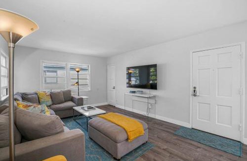 Pacific Beach Apartment | 500 ft to Ocean Relaxing stay Parking WiFi 838