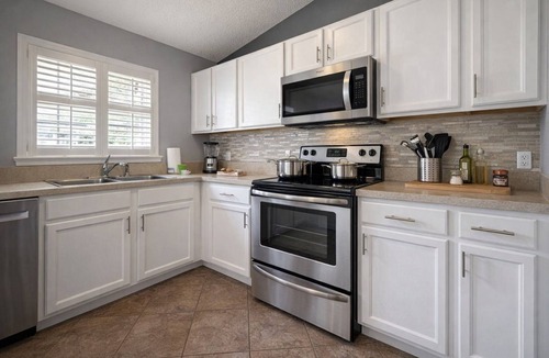 Clear Creek House | 5BR Near Disney | Star Wars Theater, Arcade Games, Poolside Cinema, 3 King Villa