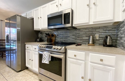 Solana House | 5BR Villa, Pool, 2 Disney Rooms,8 Miles to Disney, Gated Resort