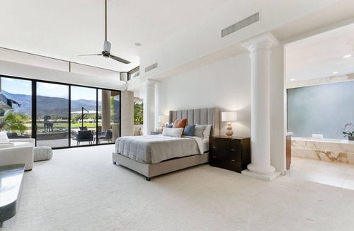 La Quinta House | 6,500+ Square Foot La Quinta Home On PGA Course