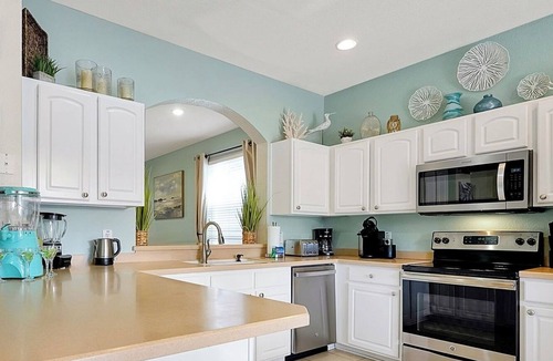 Windsor Hills Villa | 6 bed South Facing Pool/Spa Home Free Heat, Disney