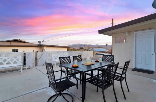 Twentynine Palms House | 6 Mi to Joshua Tree: Home w/Outdoor Oasis & View!