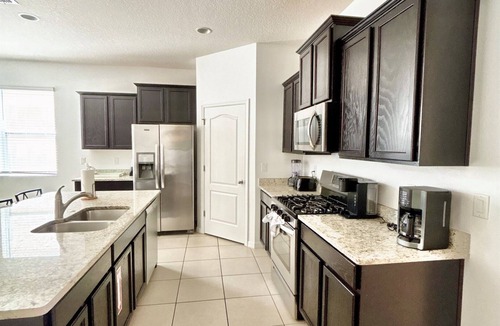 Loughman House | 6079 Spacious 7BR Family Getaway, Solterra Resort