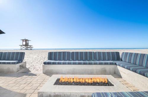 West Newport House | 6Br Beachfront Retreat, Patio And Balcony On Oceanfront By Beachview Rentals