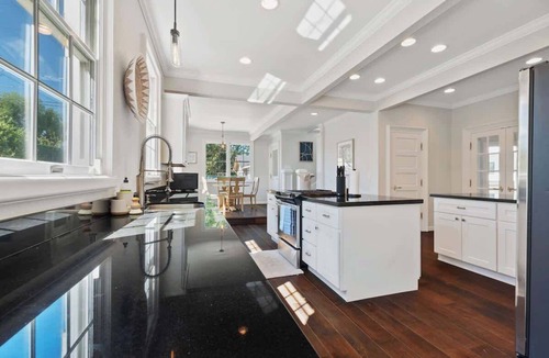 Old Southwest House | 6BR Midtown Escape | Perfect for Groups, Sleeps 12