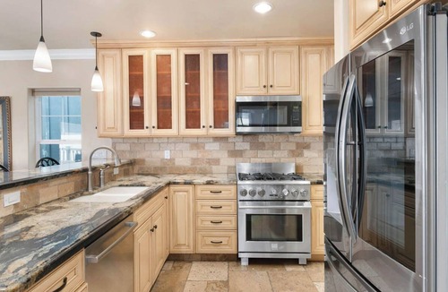 South Mission Beach House | 6BR South Mission Beach 4 HOUSES TO BEACH. ALL YOURS