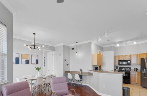 Loughman Apartment | 721TR 2BR Condo APT Heated Pool HotTub King Bed