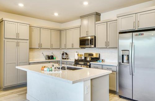 Tracy House | 8 Mi to Lincoln Park: Family-Friendly Tracy Home