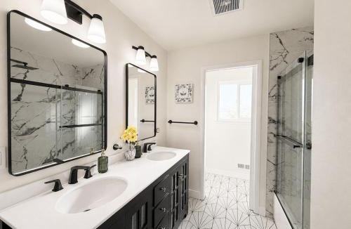 Elk Grove House | 8651 Spacious Elk Grove Retreat Free Parking n Fast WiFi