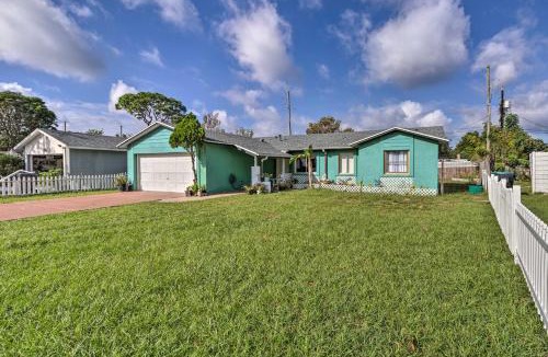 Pine Hills House | ~ 9 Mi to Universal: Orlando Retreat w/Sun Porch!