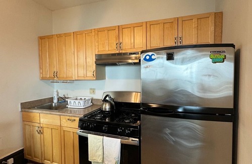 Outer Sunset Apartment | 90 Day+ Stay, Traveling Nurses & Execs welcome! W/D, Dish, Yard, and Pets too!