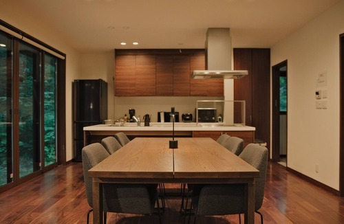 Tsumagoi House | A luxurious luxury villa with a sense of privacy w/Agatsumagun Gunma