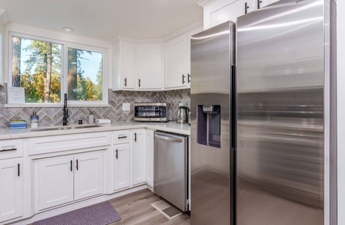 Oakhurst House | A Modern Hideaway - with hot tub, game room, and more!