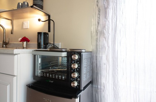 Playa Del Rey Apartment | #A Ocean Beach View Studio Penthouse with Hot Tub & Eco Garden