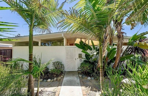 Loma Alta House | A. Quincy Jones Mid-Century Modern Near Beach. Pet Friendly! Sept Specials!