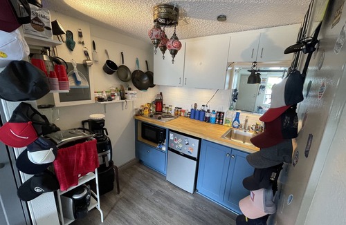 Downtown Apartment | A VERY COZY STUDIO 4 MINS AWAY FROM THE BEACH AND ALL THE BARS