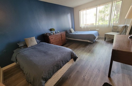 Beverly Hills Hotel | (A01) Affordable Double Bed
