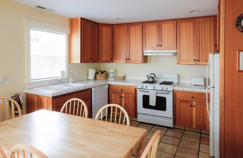 Skidmore Academy Historic District House | ABBOTT'S COTTAGES- The Bluejay. 3 bedroom/2 bath in walking distance to downtown