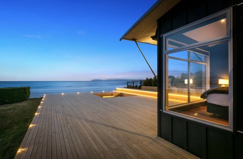 Karitane House | ABSOLUTE BEACHFRONT LUXURY ACCOMODATION Entire home with Private Beach Access