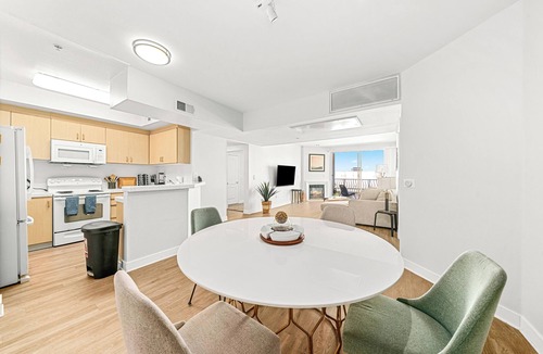 Marina del Rey Apartment | Acacia' Waterfront Full Marina View Walk to Beach Pool Gym Jacuzzi And Sauna