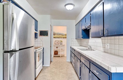 Chowchilla House | Adorable 2-bedroom house with AC in charming Chowchilla