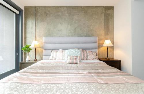 Historic Core Apartment | Adorable 2bed Apt Balcony & Rooftop Pool D