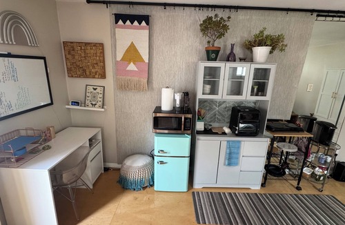 Verdugo Viejo Apartment | Adorable bungalow with AC in charming Glendale perfect for relaxing