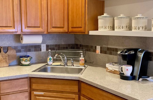 North Auburn House | Adorable Private 2-bedroom Casita with AC in charming Auburn