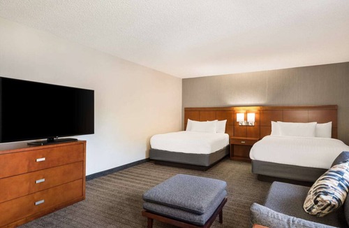 San Jose Hotel | Affordability Meets Comfort! 2 Modern Units, Near Happy Hollow Park and Zoo