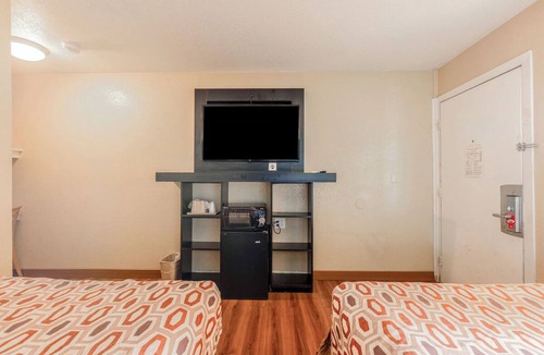 Loma Alta Hotel | Affordable 2 Rooms for Surfers Close to Oceanside City Beach