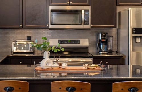 Porterville House | Agave Zen House w/Hot Tub & BBQ Grill!