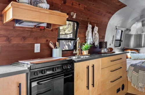 Dunsmuir Apartment | Airstream - (Buckeye)