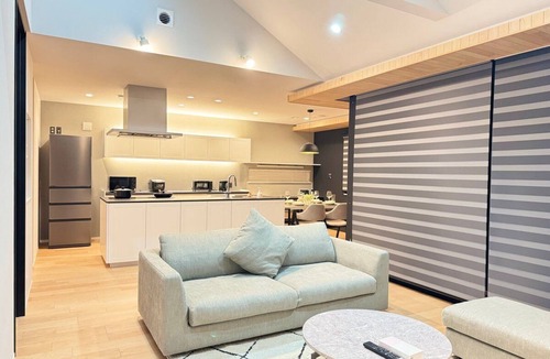 Higashi Ward Villa | Akikawa Toshima 1 | 20 mins to Airport | Steel-Frame 3BR | Up to 6 Guests