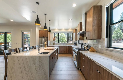 Truckee House | Aloha Mountain Haus | Luxury Golf Retreat | Club Access | Billiards
