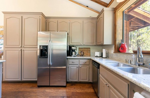Alpine Meadows House | Alpine Meadows Escape by Tahoe Getaways - Sunny and Quiet w Ski Shuttle