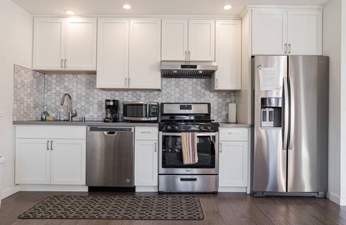 San Bruno House | Amazing Bright&New Vrbo 2bedroom. Near SFO!