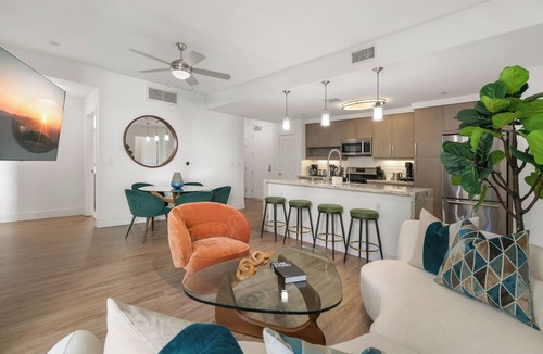 Downtown Hotel | Amber Serene Walk to Santa Monica Pier and Beach Zen Retreat Pool Gym