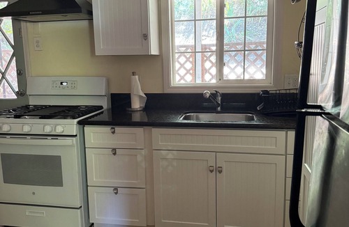 Sutter Creek House | An easy stroll to historic Sutter Creek, 3-bedroom, 2 bath charmer