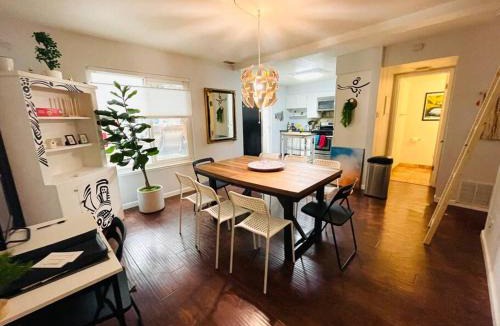 Southeastern Sacramento House | Artist's Condo with 2 Bedroom & Arcade