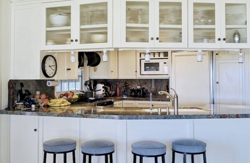 Santa Ana Heights House | "Artist's Retreat" Available August! Entire Oceanfront Home
