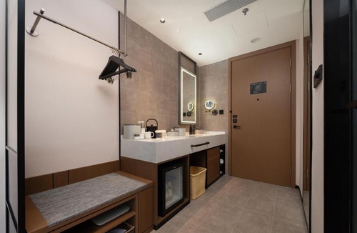 Ganjingzi Hotel | Atour Hotel Dalian Xinghaiwan Bridge Gaoxin Wanda Plaza with Sea View
