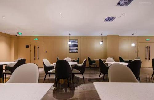 Xingqing Qu Hotel | Atour X Hotel Tianxi International Beijing East Road Yinchuan
