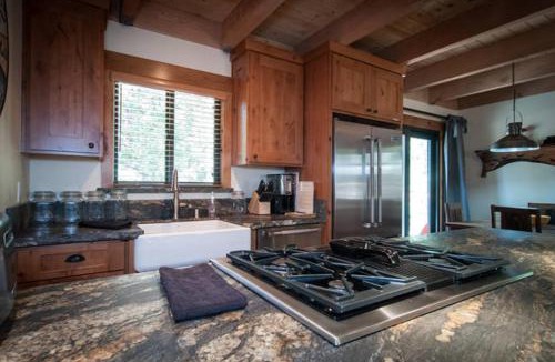 Kingswood Estates House | Away on Allenby by Tahoe Getaways - 3BR, Dog Ok, Close to Northstar!