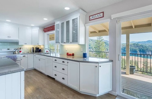 Lakehead House | Awesome Large Lakeview Home, Close to Lake - Shasta Lakeshore Retreat #18