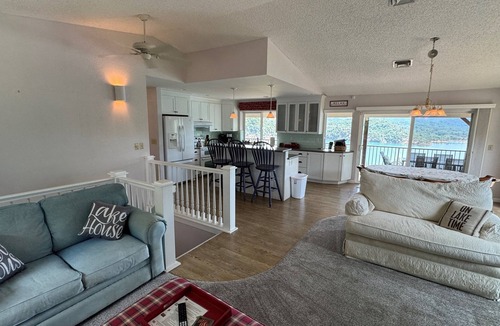 Lakehead House | Awesome Large Lakeview Home, Close to Lake - Shasta Lakeshore Retreat #18