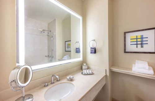 Redwood Shores Hotel | Bask in Modern Style Comfort! 2 Relaxing Units, Onsite Pool, Pets Allowed
