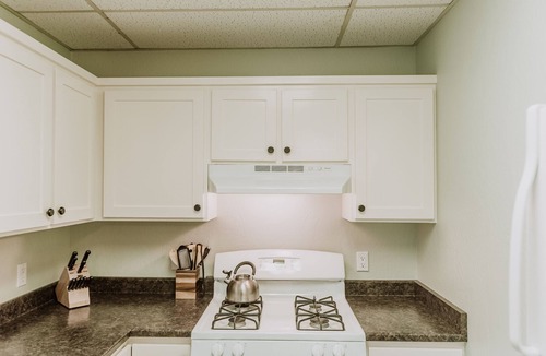 Old Town Eureka Apartment | Bay Breeze across from Waterfront