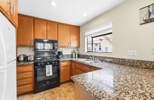 Central Mission Beach Villa | Bay Breeze Beach House | Steps to Mission Bay & the Ocean